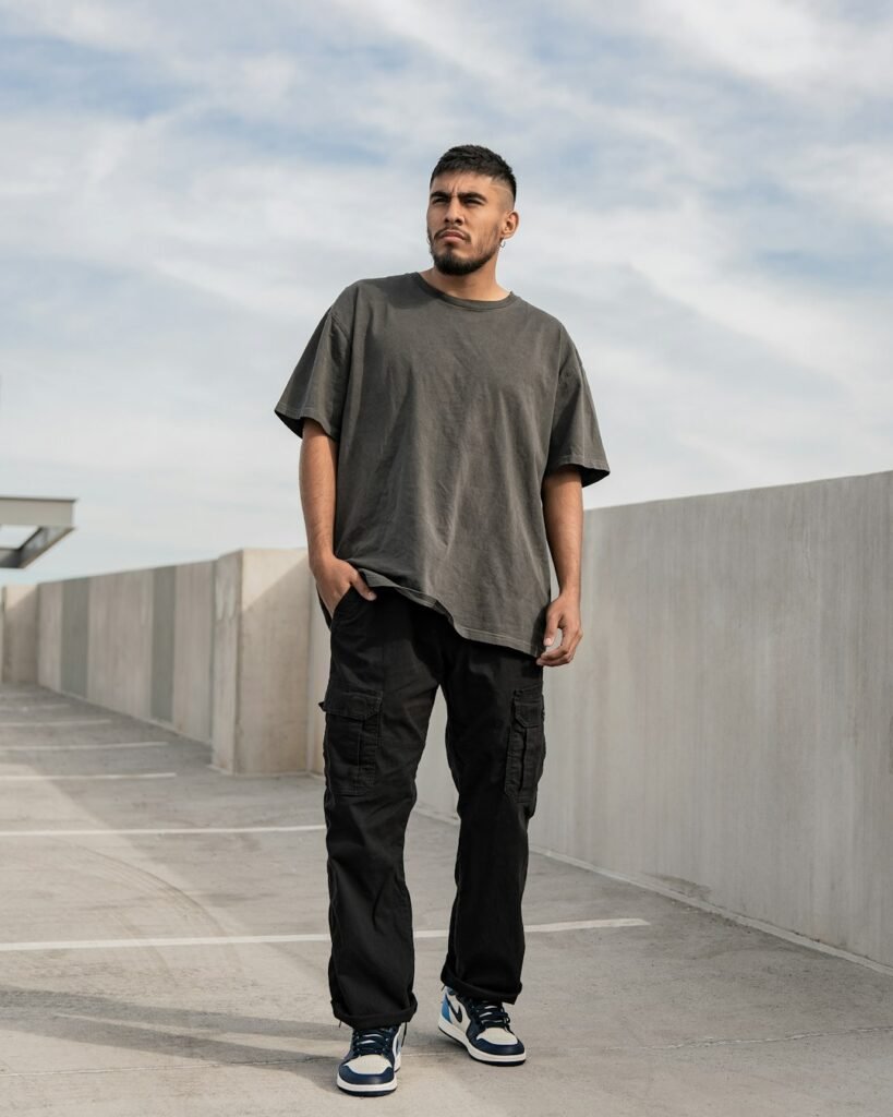 Relaxed dark denim streetwear outfit inspiration